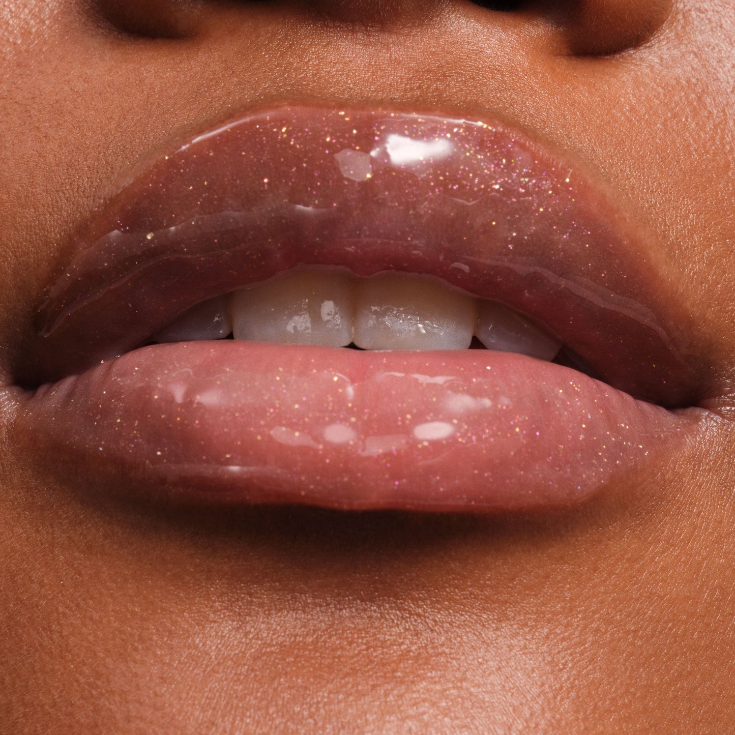 phyto-glow-lip-balm-shimmer-stardust-q1 NATR-10131-Phyto-Glow-Lip-Hover-Stardust.jpg
