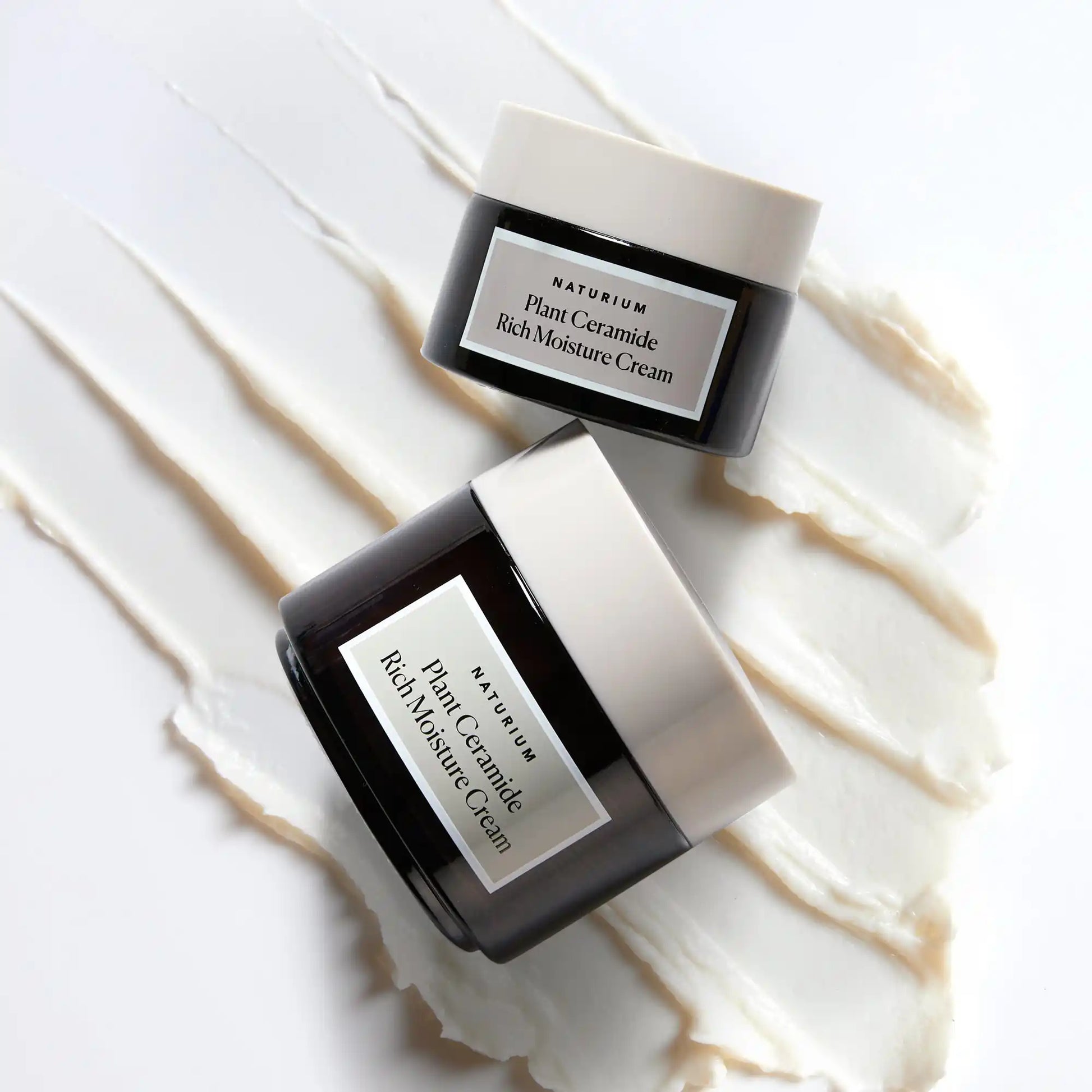 plant-ceramide-rich-moisture-cream-jumbo-s5 11_18_2021_Naturium0575-crop.webp