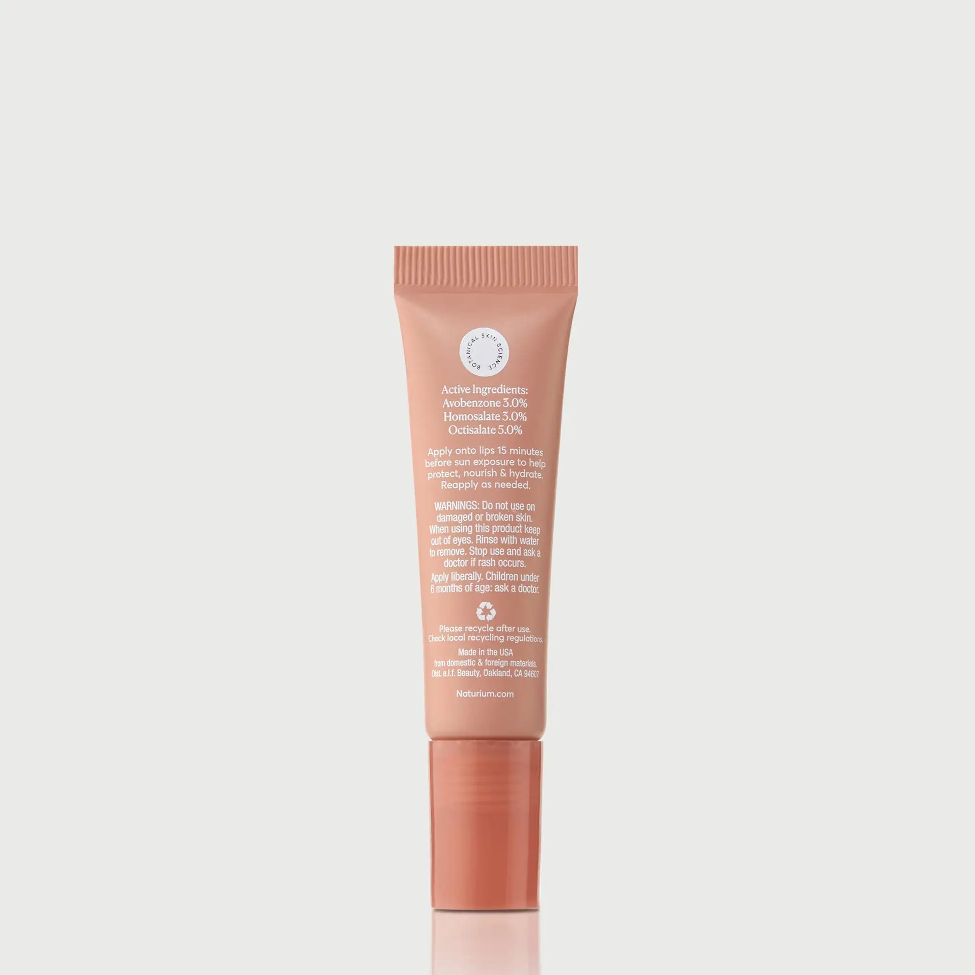 phyto-glow-lip-balm-spf-45-getaway-w0 NATR-10126_PhytoGlow_SPF_Getaway_primary_capon_back_bonebkgd_1.webp
