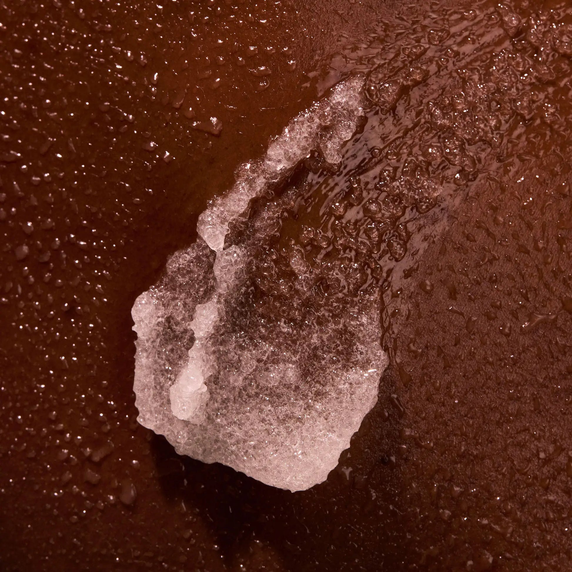 the-glow-getter-multi-oil-body-scrub-m6 NATR-40028-Alt-Image-TheGlowGetterMulti-OilBodyScrub-08.webp