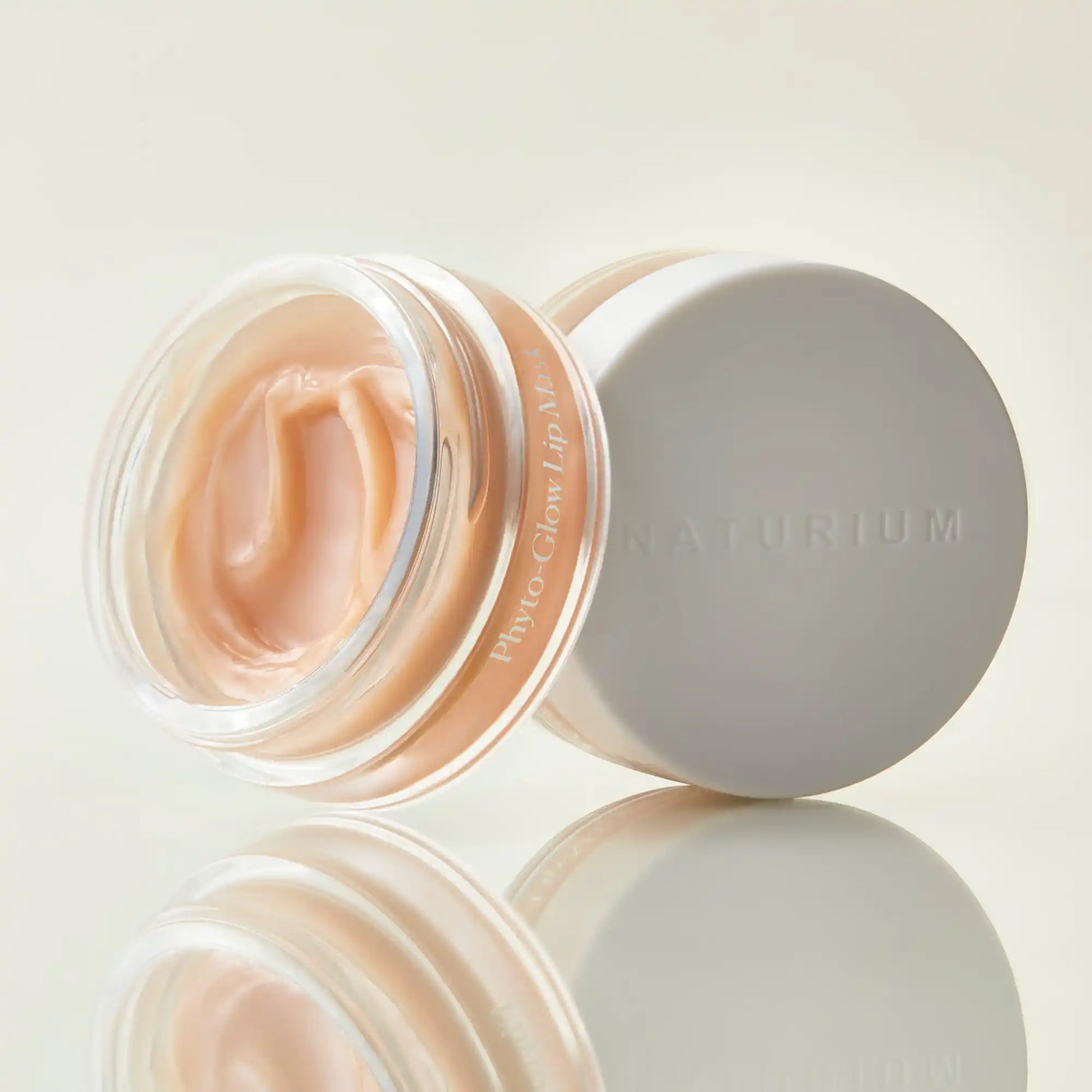 phyto-glow-lip-mask-b2 phyto-lipmask_0607-crop.webp